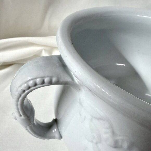 Antique J & G Meakin Ironstone Chamber Pot White Embossed Floral England 1800s - Picture 3 of 12